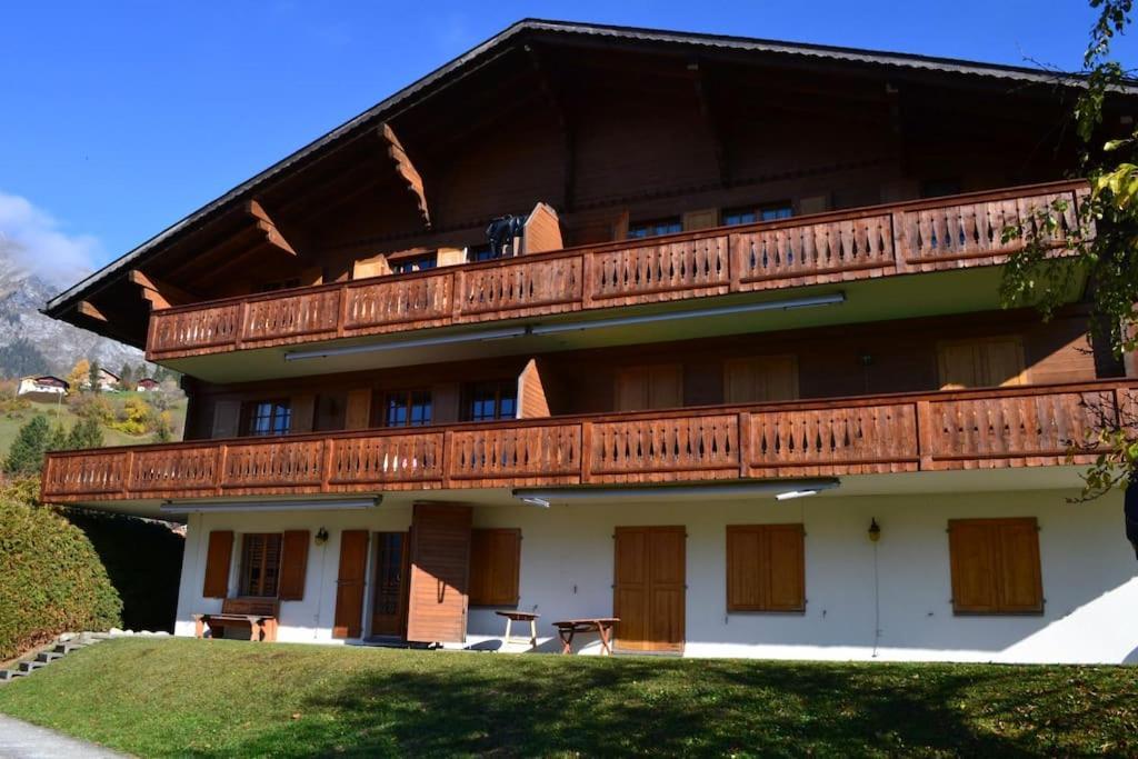Cozy Apartment In The Heart Of The Alps Chateau-d'Oex Exterior photo